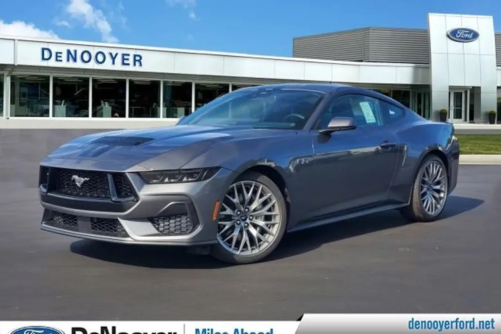 2025 Ford Mustang GT Premium photo 1