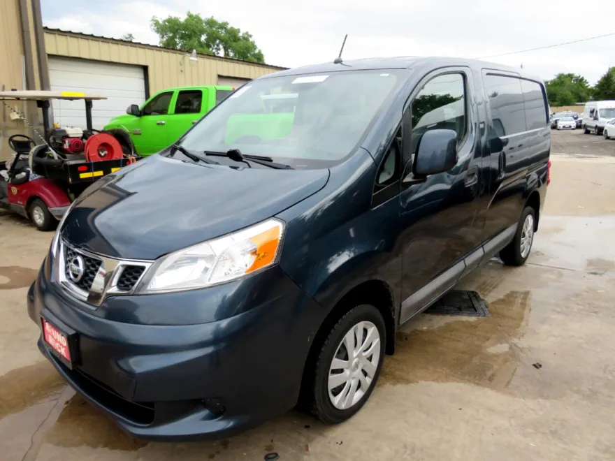 2017 Nissan NV200 S photo 1