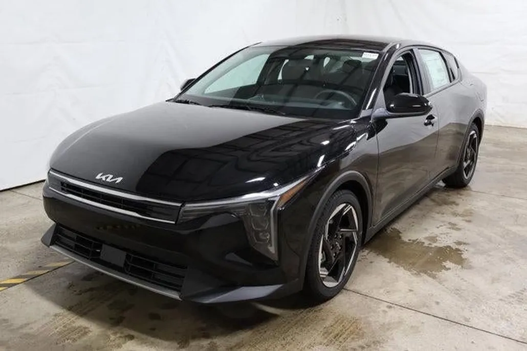 2025 Kia K4 EX photo 1