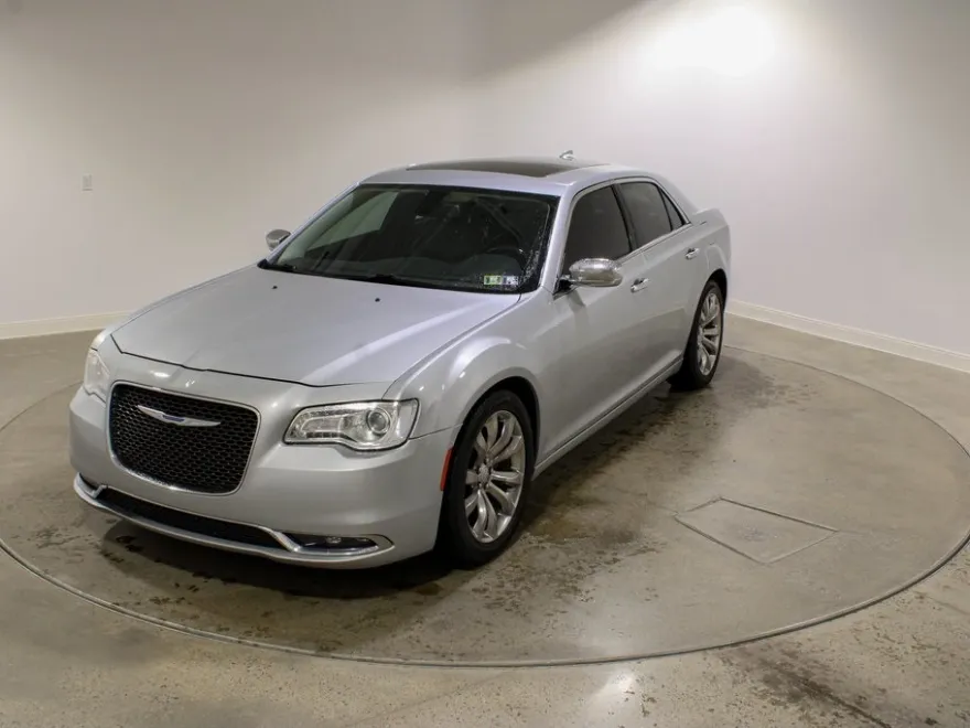 2020 Chrysler 300 Limited photo 1