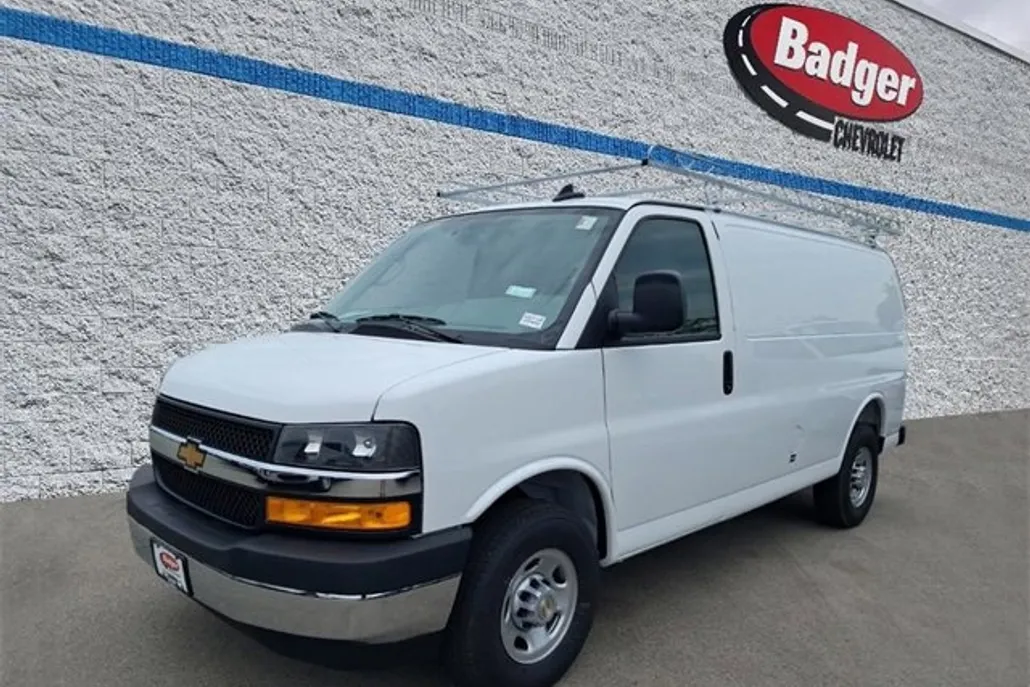 2025 Chevrolet Express Cargo 3500 photo 1