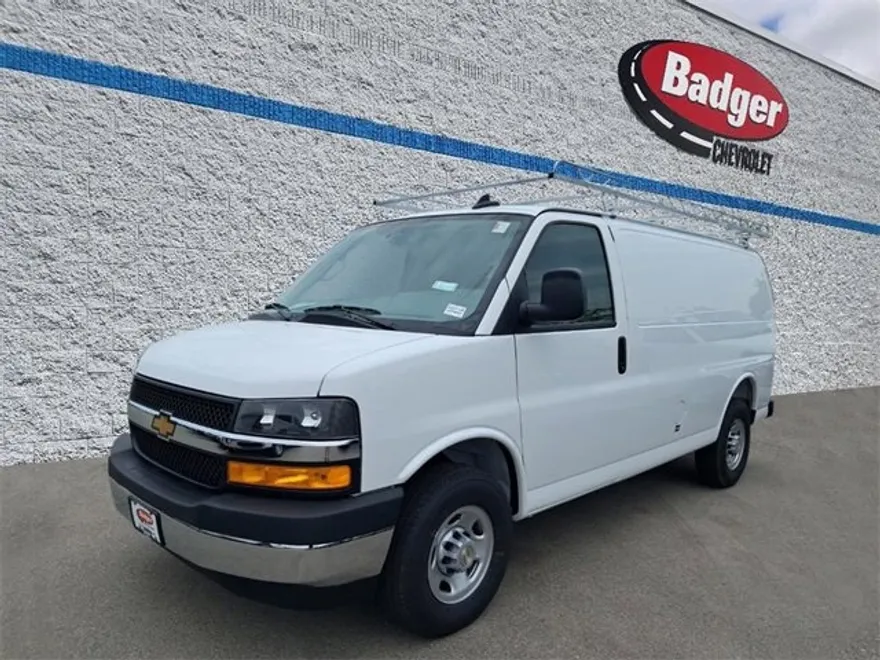 2025 Chevrolet Express Cargo 3500 photo 1