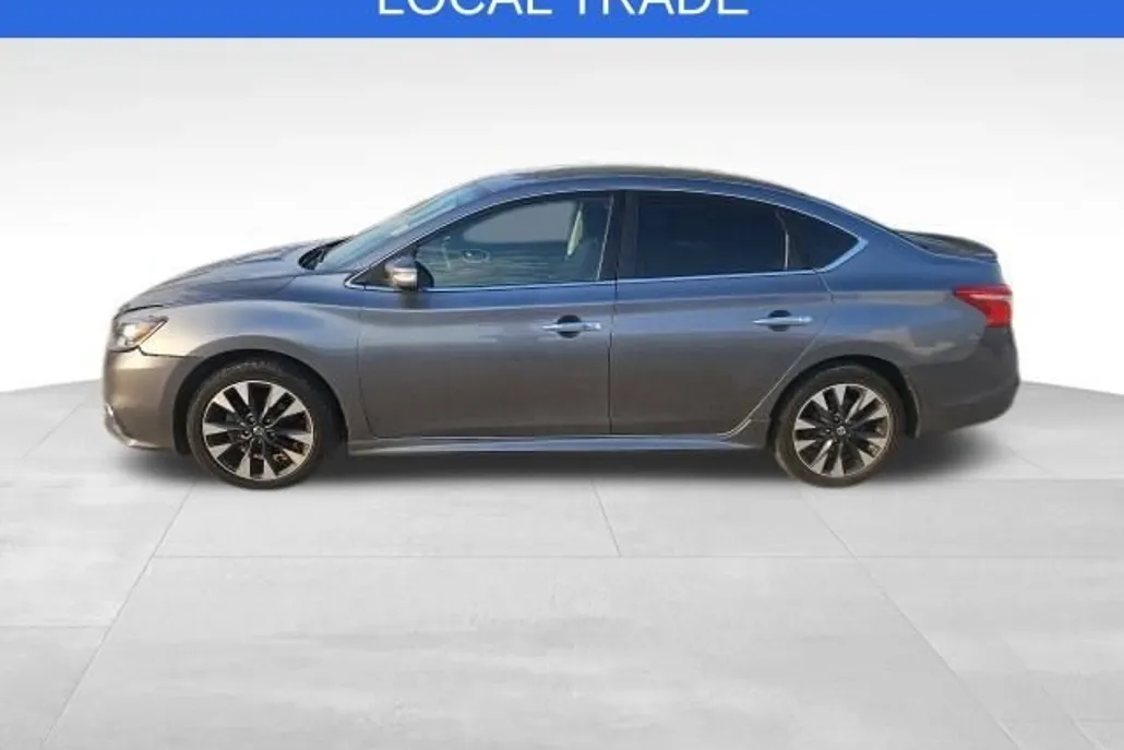 2019 Nissan Sentra SR photo 1