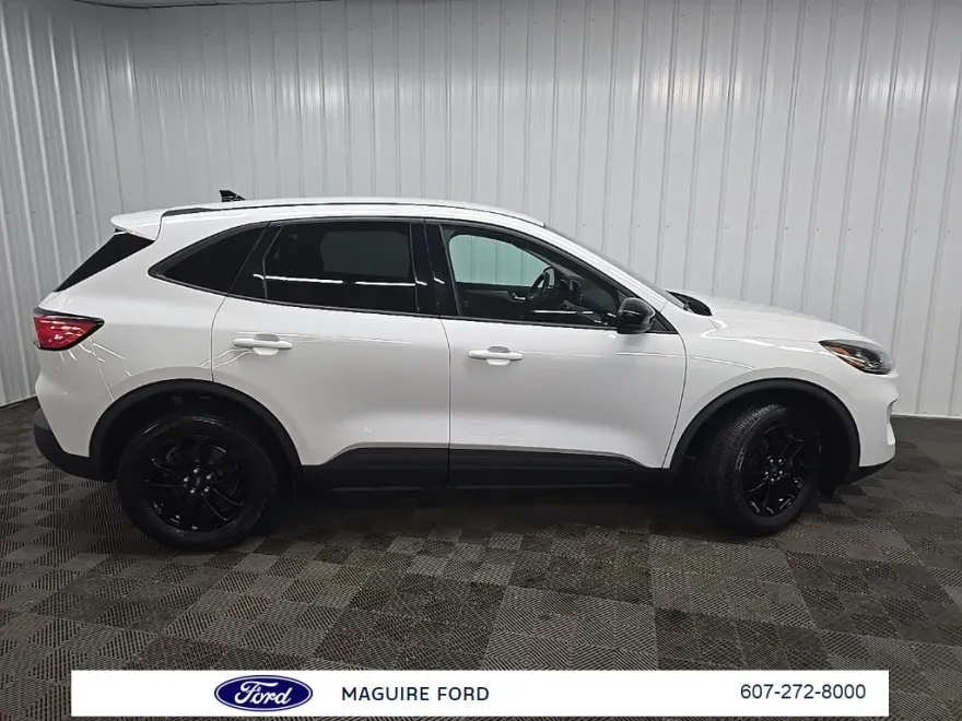 2020 Ford Escape SE Sport Hybrid photo 1