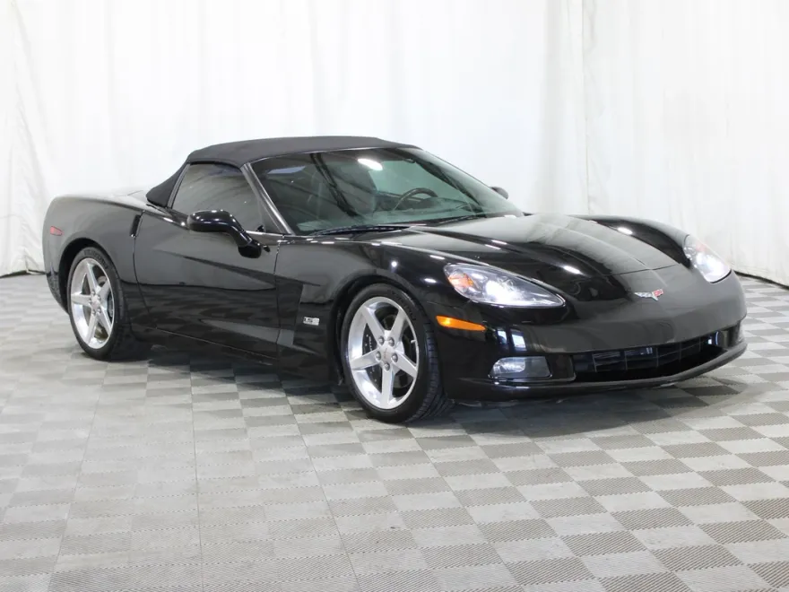 2005 Chevrolet Corvette Base photo 1