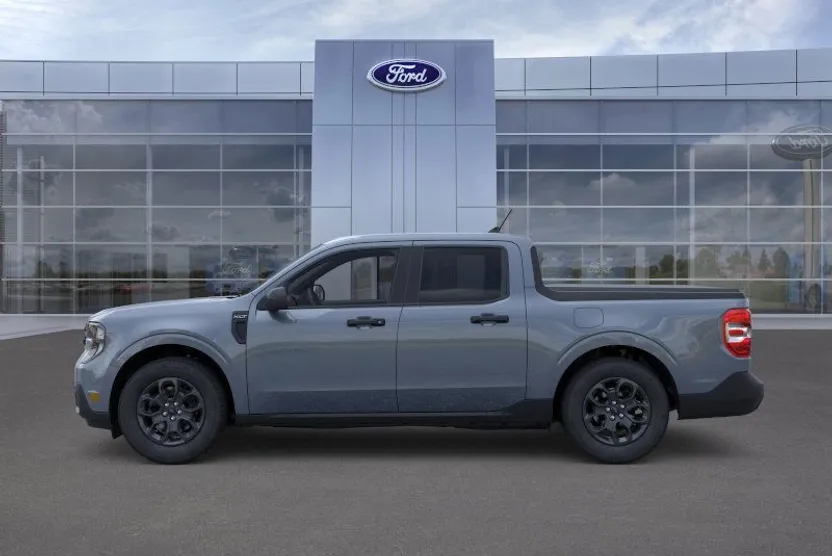 2025 Ford Maverick XLT photo 1