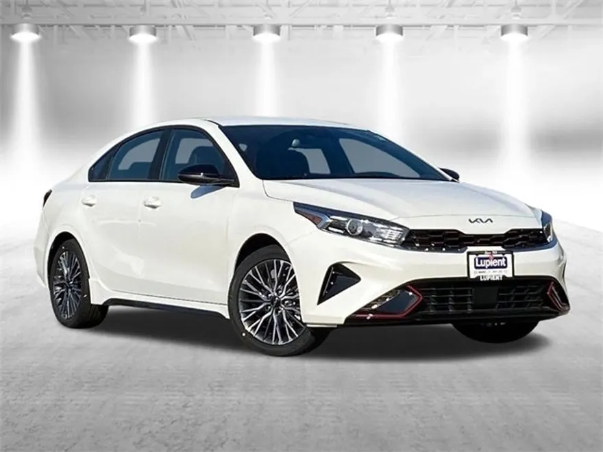 2024 Kia Forte GT-Line photo 1