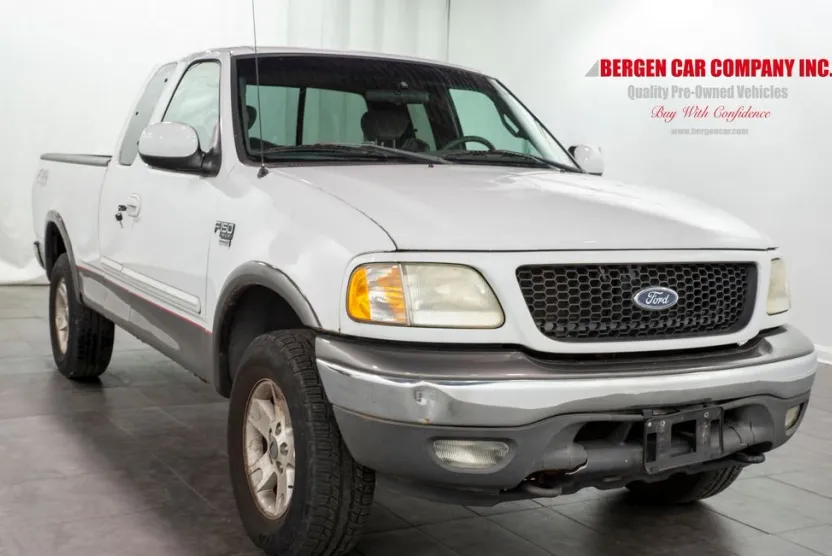 2002 Ford F-150 XLT photo 1