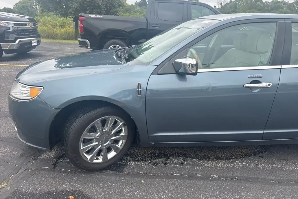 2012 Lincoln MKZ Base photo 1
