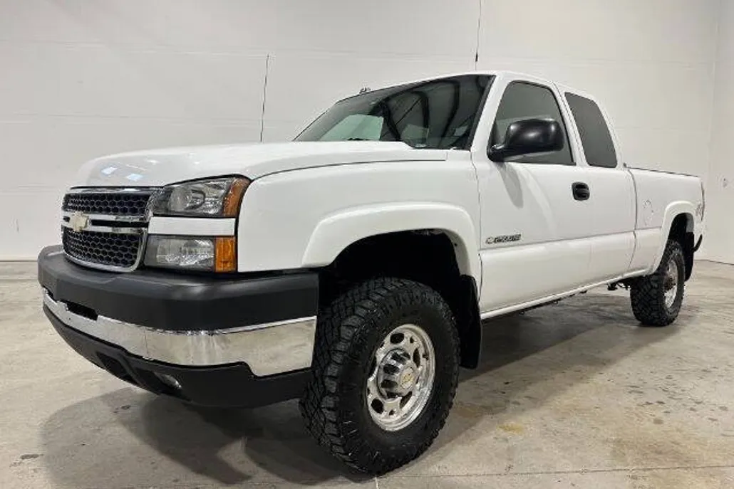 2005 Chevrolet Silverado 2500HD LS photo 1