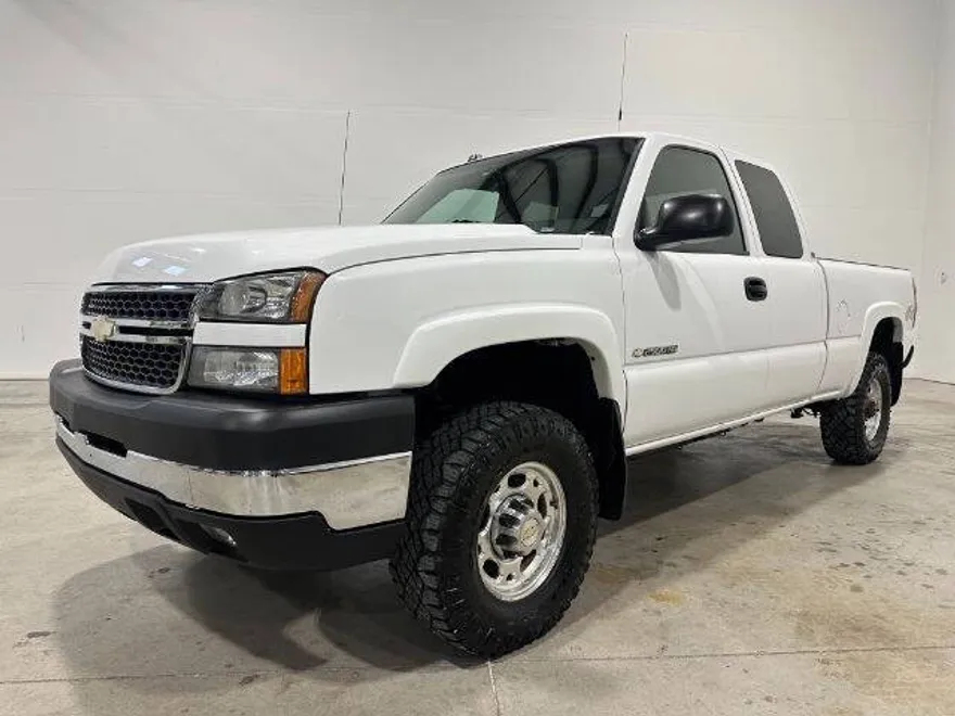2005 Chevrolet Silverado 2500HD LS photo 1