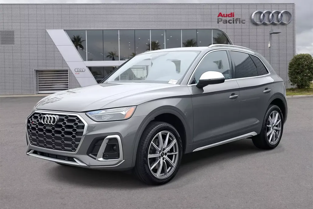 2023 Audi SQ5 Premium Plus photo 1