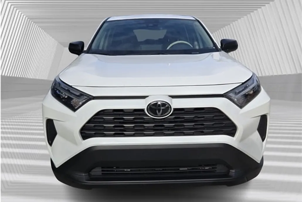 2023 Toyota RAV4 LE photo 1