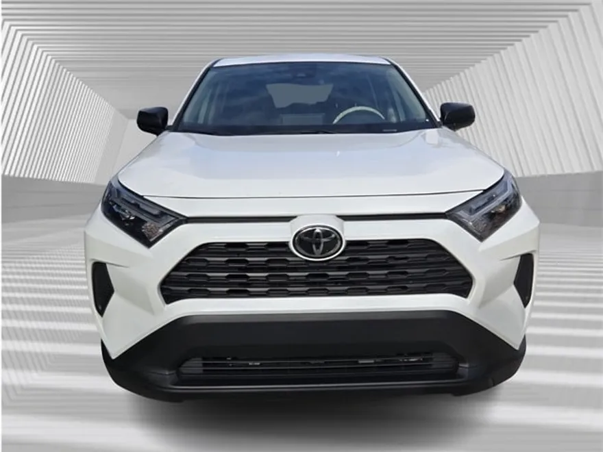 2023 Toyota RAV4 LE photo 1