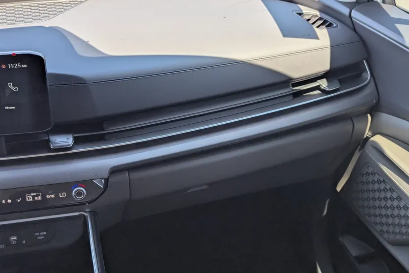 2026 Kia Carnival EX photo 1