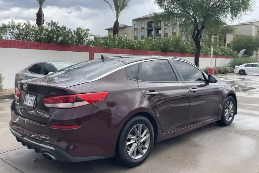 2019 Kia Optima LX photo 1