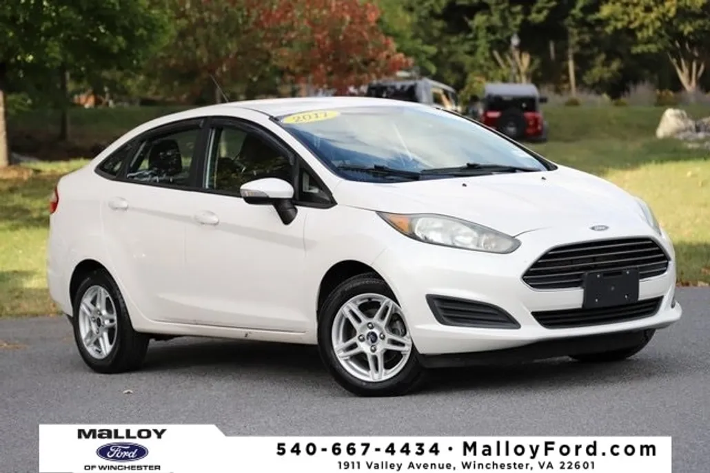 2017 Ford Fiesta SE photo 1