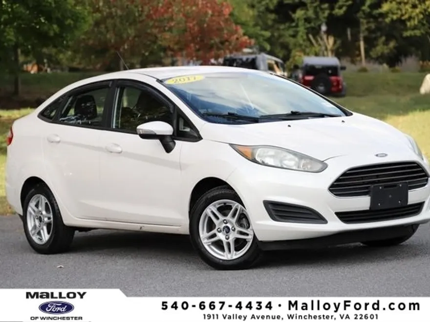 2017 Ford Fiesta SE photo 1