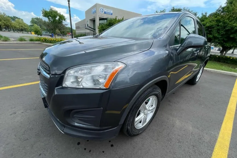 2016 Chevrolet Trax LT photo 1