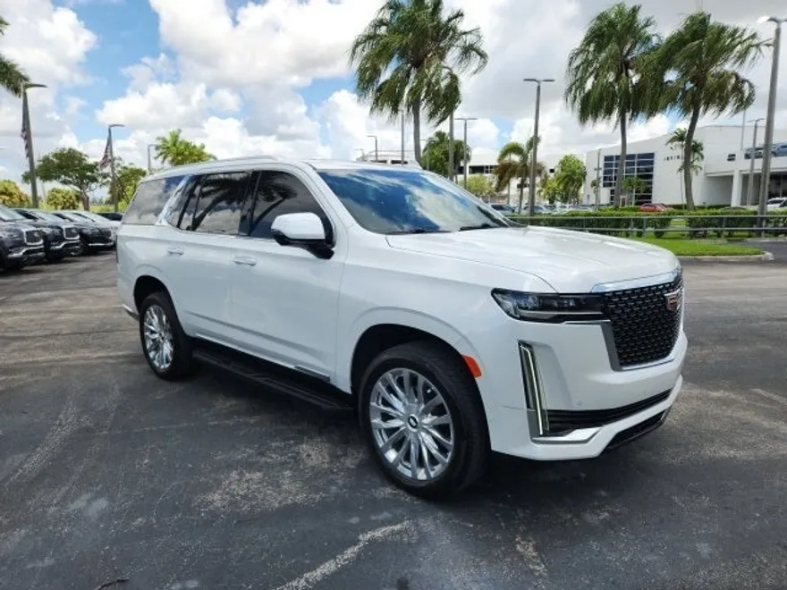 2024 Cadillac Escalade Premium Luxury photo 1