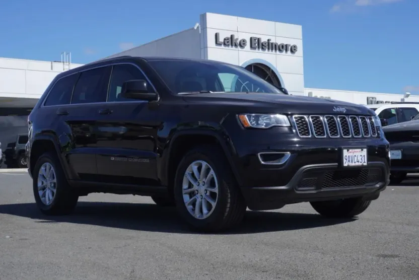 2022 Jeep Grand Cherokee Laredo E photo 1