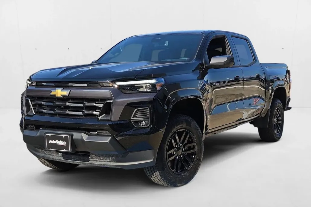 2026 Chevrolet Colorado LT photo 1