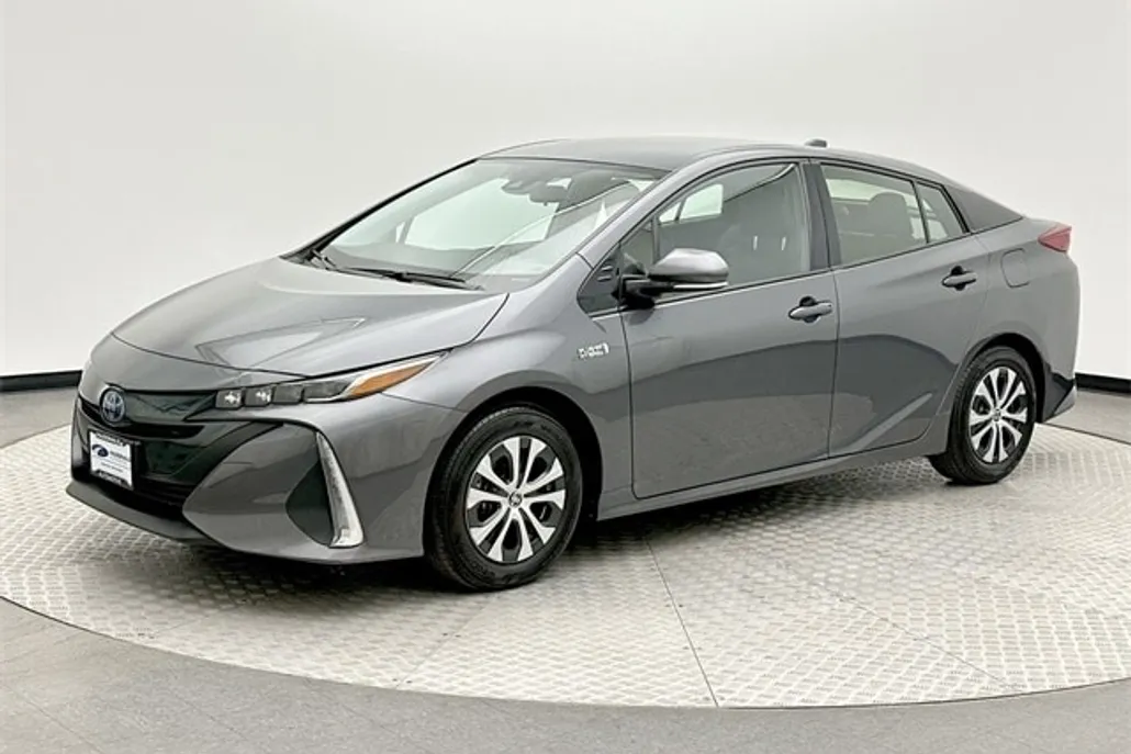 2020 Toyota Prius Prime XLE photo 1
