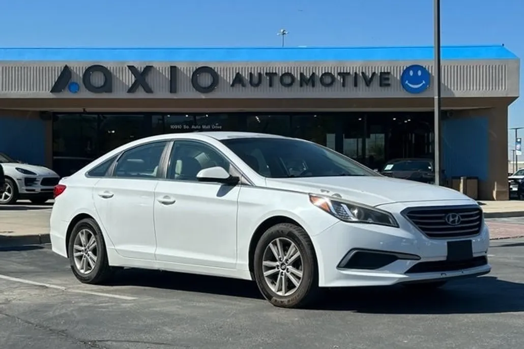2017 Hyundai Sonata SE photo 1