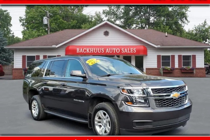 2017 Chevrolet Suburban LT photo 1