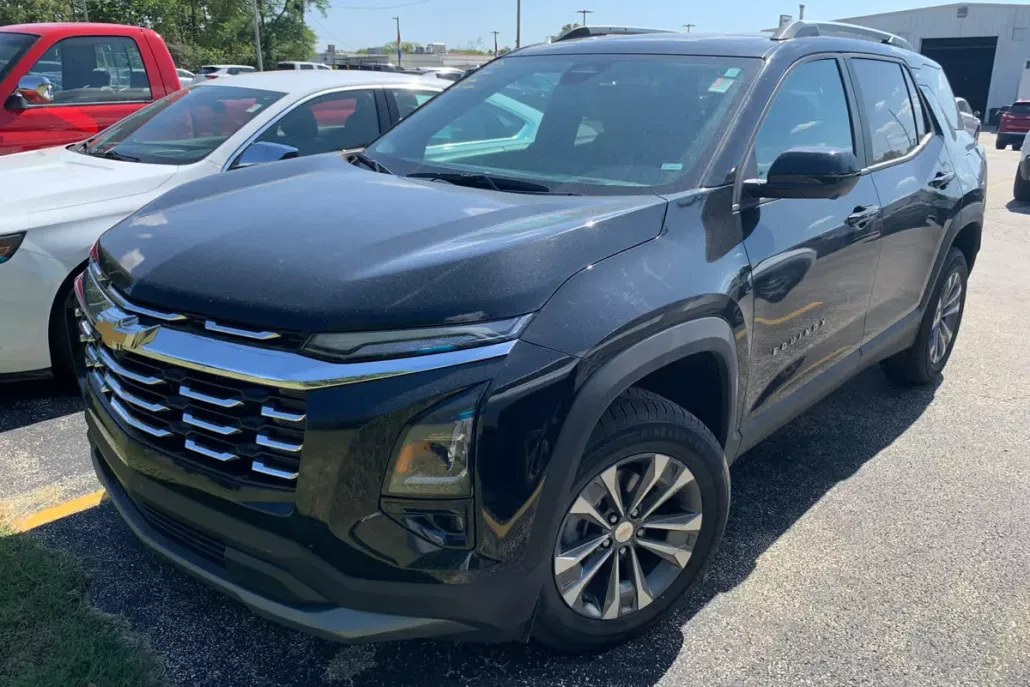 2025 Chevrolet Equinox LT photo 1