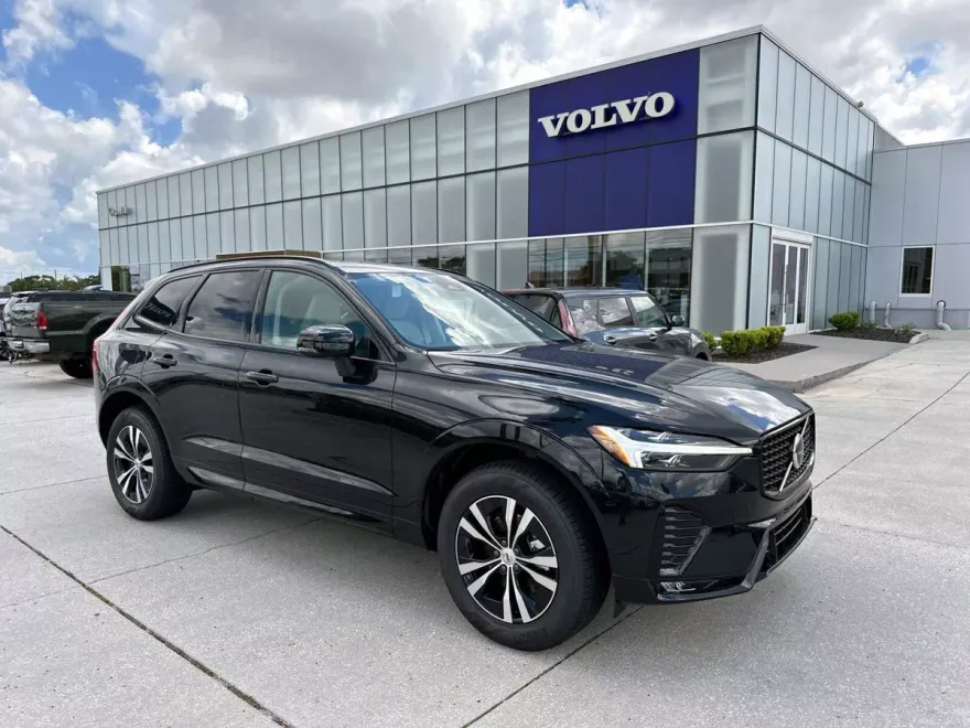 2025 Volvo XC60 B5 Core photo 1