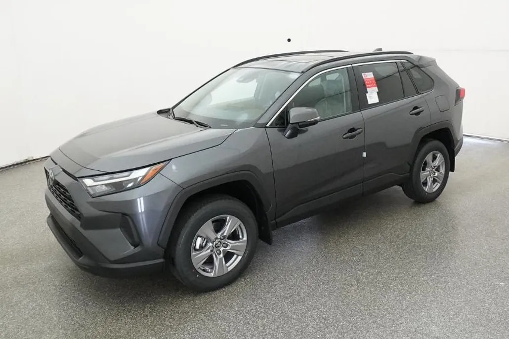 2025 Toyota RAV4 XLE photo 1