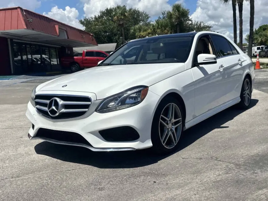2014 Mercedes Benz E 4MATIC Sport Sedan photo 1