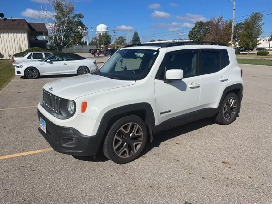 2016 Jeep Renegade Latitude photo 1