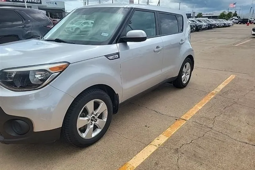 2017 Kia Soul Base photo 1