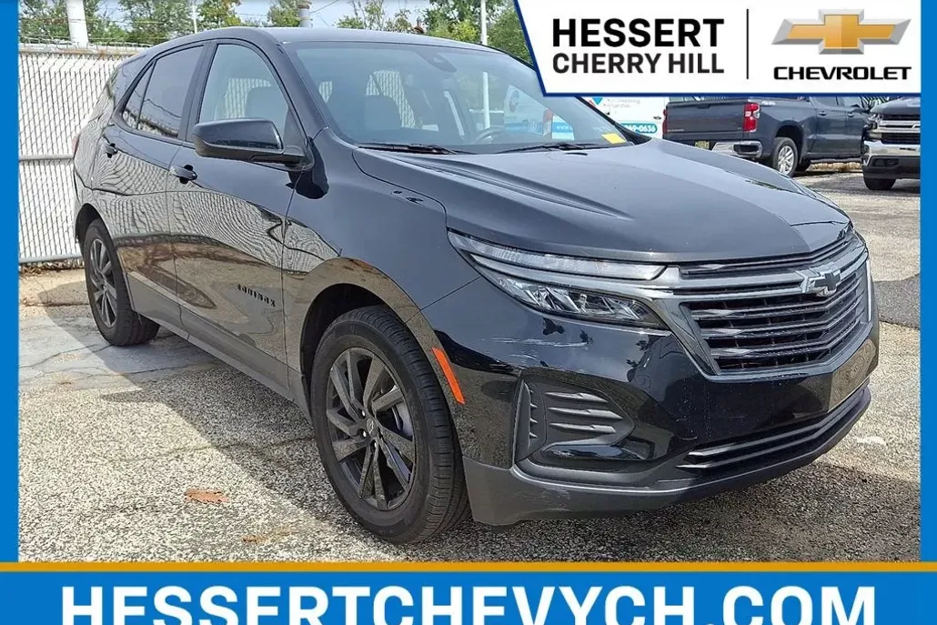 2024 Chevrolet Equinox LS photo 1