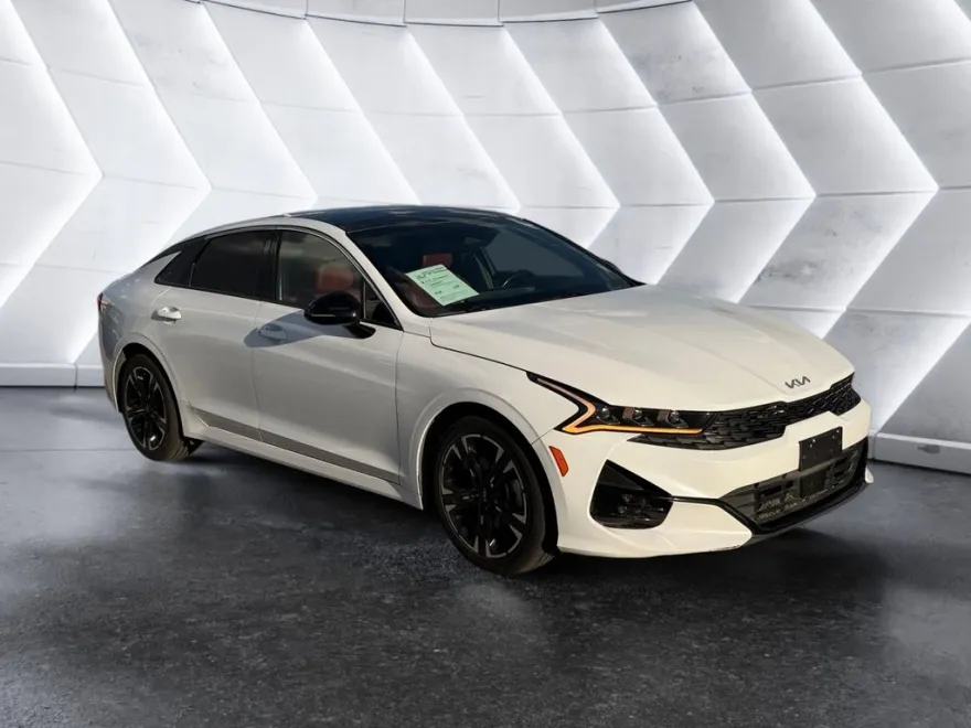2024 Kia K5 GT-Line photo 1