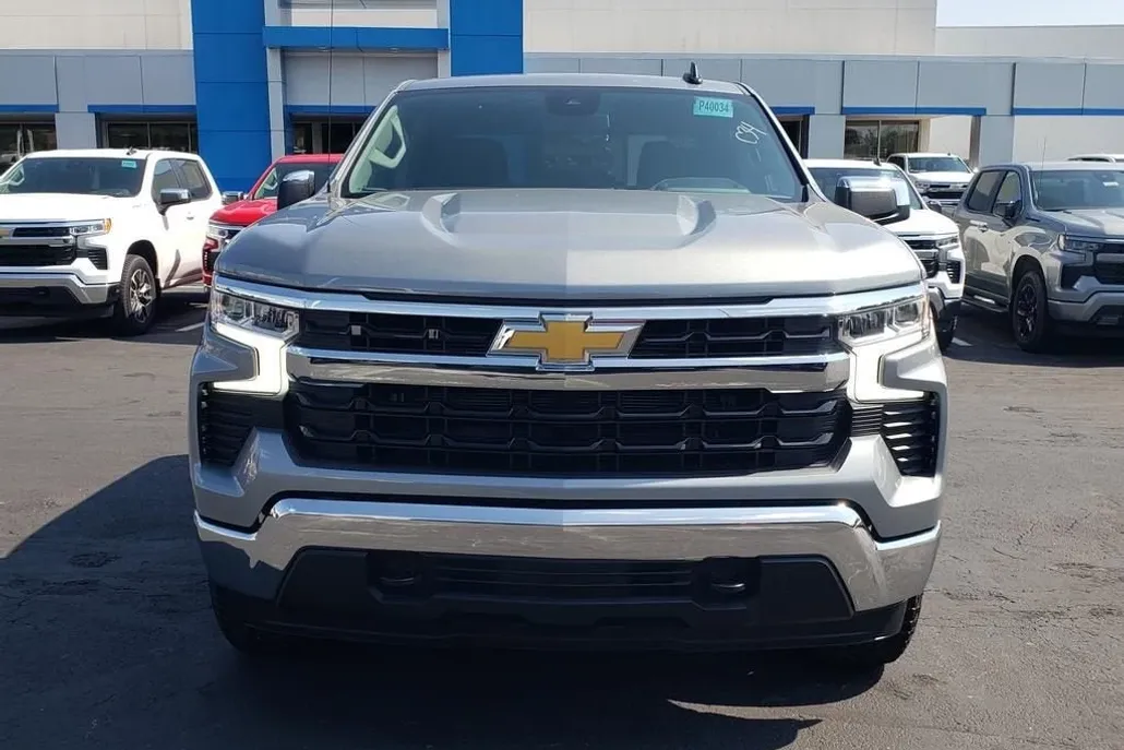 2026 Chevrolet Silverado 1500 LT photo 1