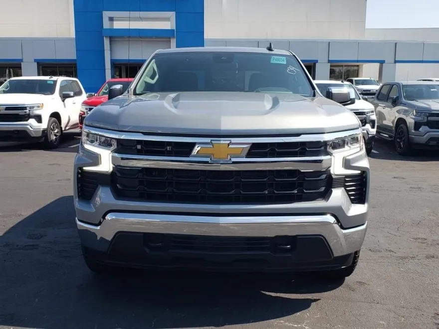 2026 Chevrolet Silverado 1500 LT photo 1