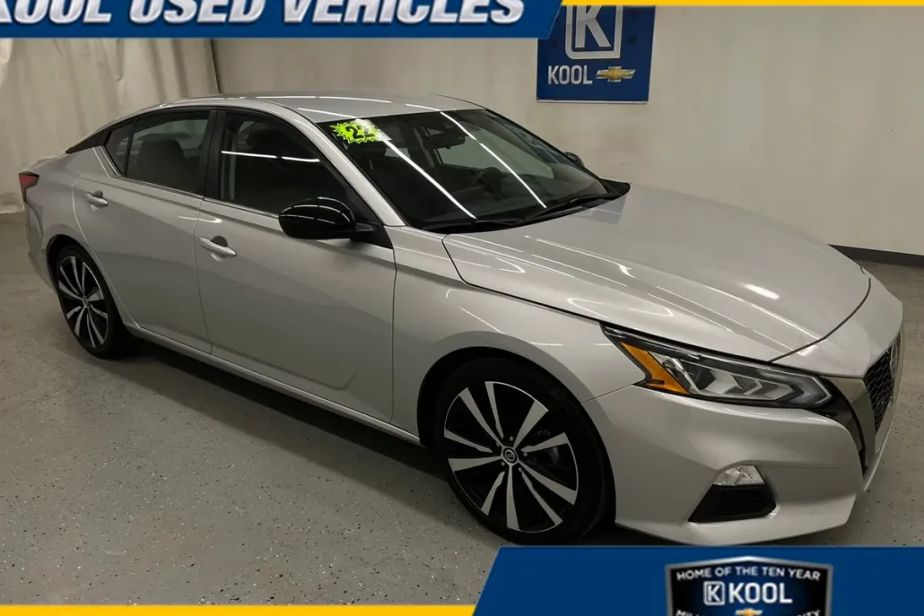 2022 Nissan Altima 2.5 SR photo 1