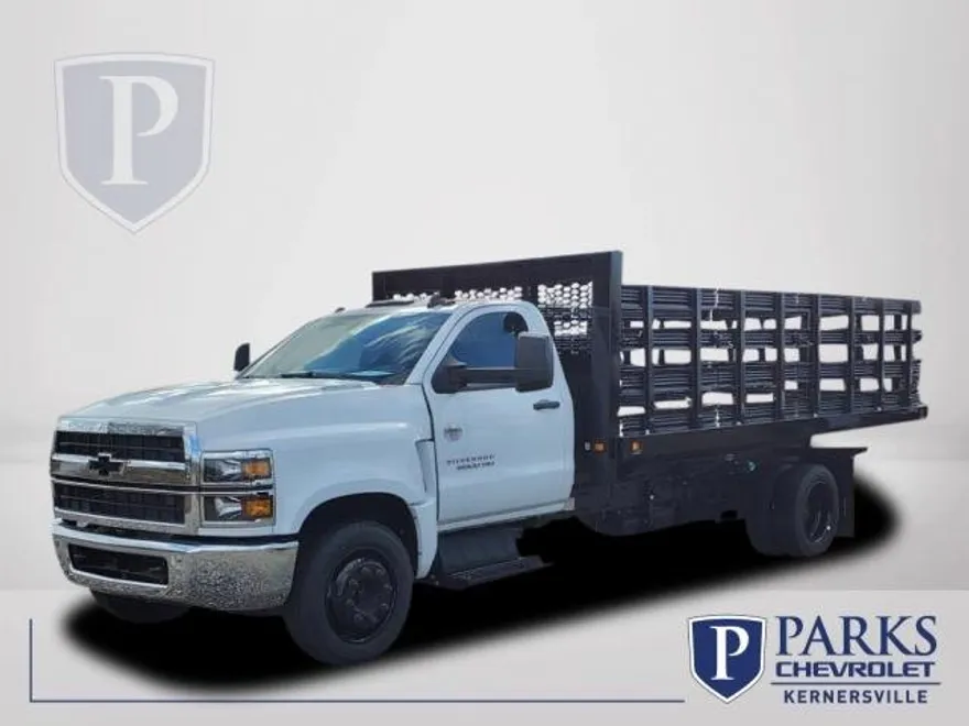 2023 Chevrolet Silverado 6500HD Work Truck photo 1