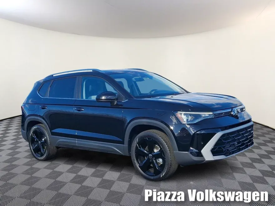 2025 Volkswagen Taos SEL photo 1