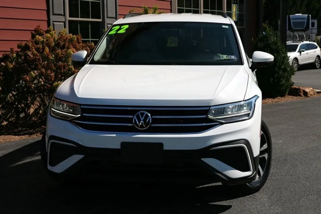 2022 Volkswagen Tiguan S photo 1