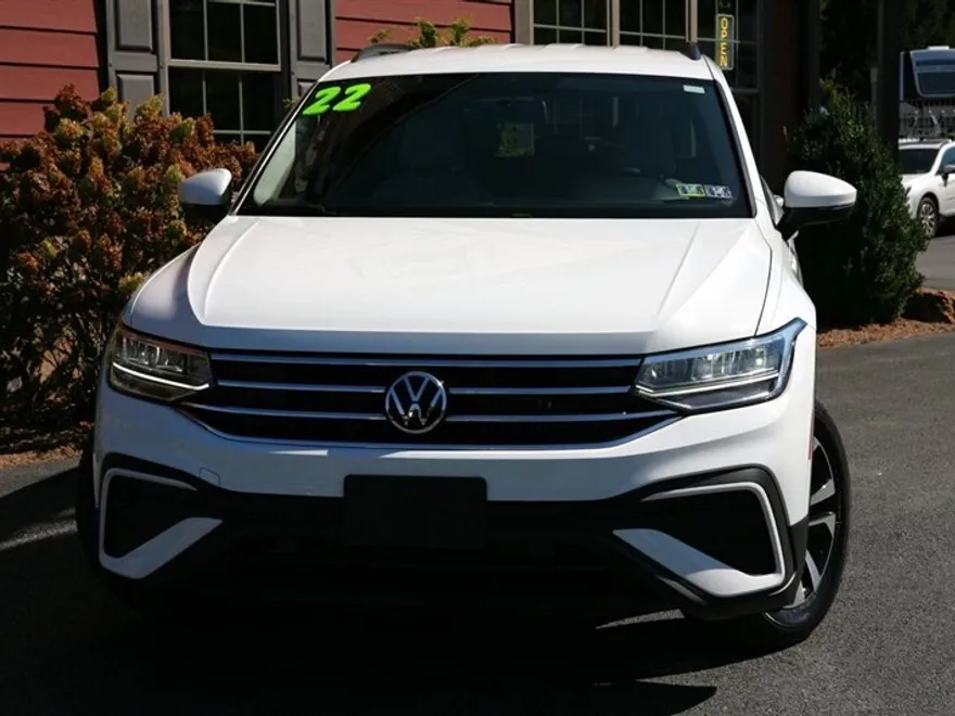 2022 Volkswagen Tiguan S photo 1