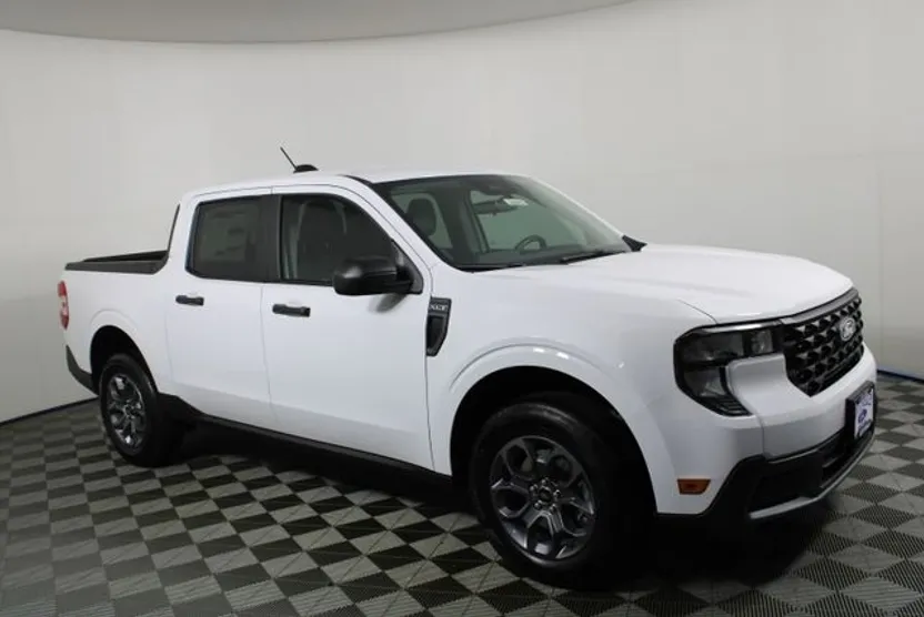 2025 Ford Maverick XLT photo 1
