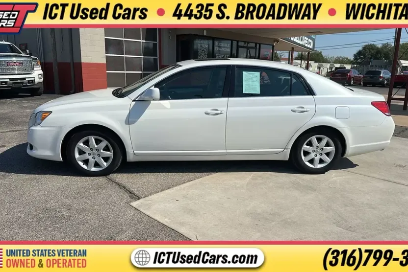 2010 Toyota Avalon XL photo 1