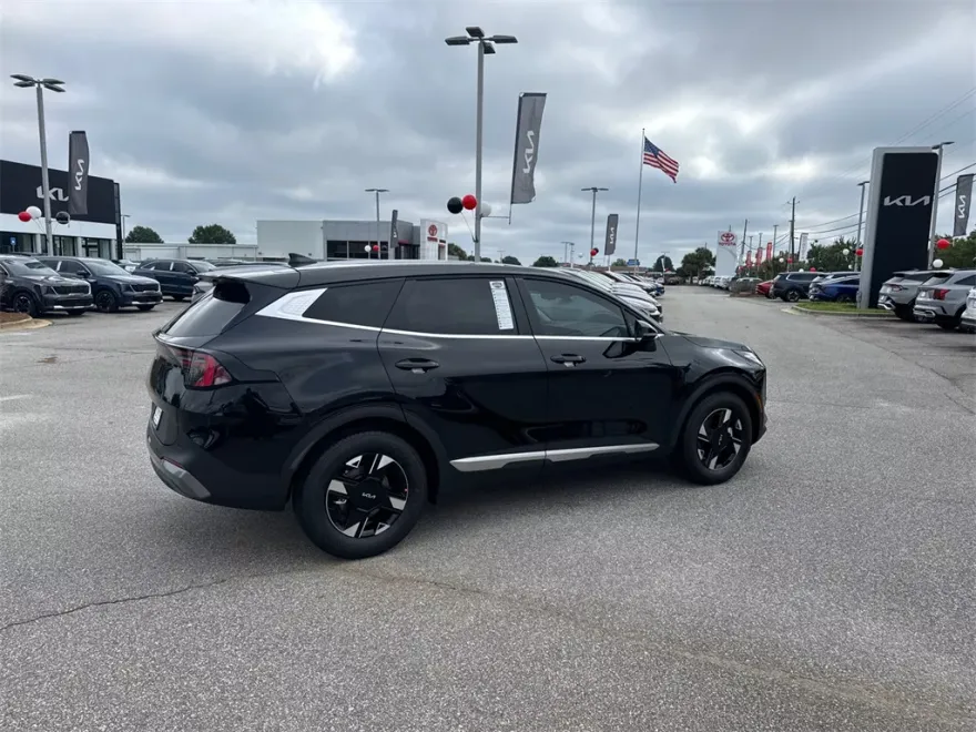 2026 Kia Sportage LX photo 1