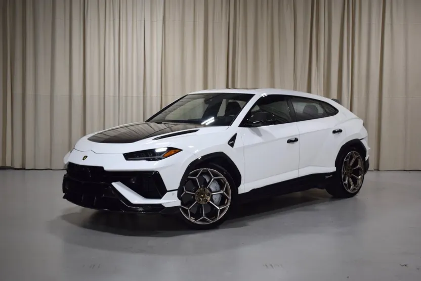 2024 Lamborghini Urus Performante photo 1