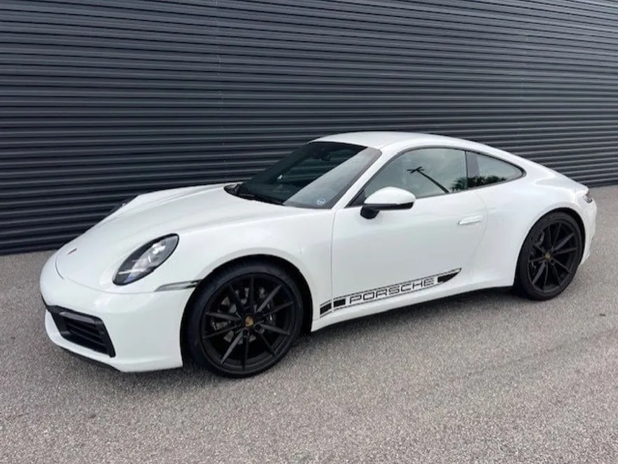 2022 Porsche 911 Coupe photo 1