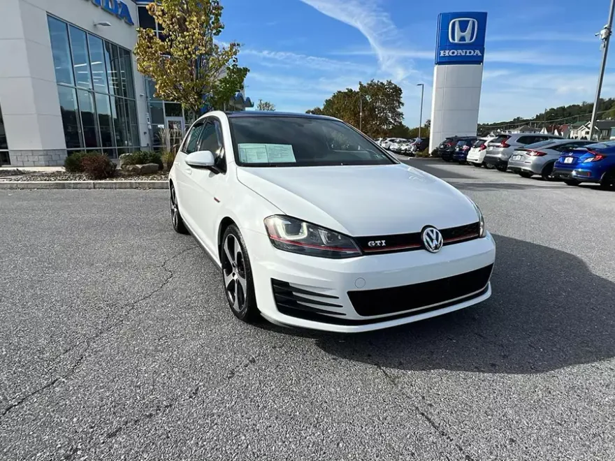 2016 Volkswagen Golf GTI SE photo 1